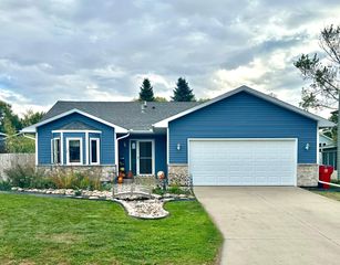 906 7th Street NW, Kasson, MN 55944