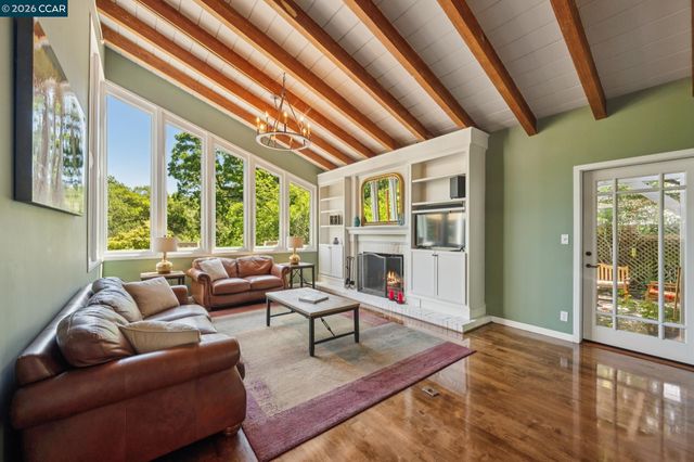 3620 Madrone Dr., Lafayette, CA 94549