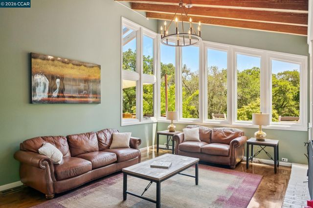 3620 Madrone Dr., Lafayette, CA 94549