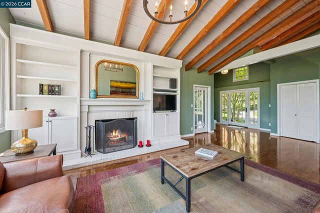 3620 Madrone Dr., Lafayette, CA 94549