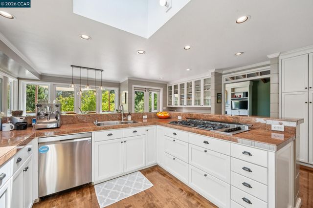 3620 Madrone Dr., Lafayette, CA 94549