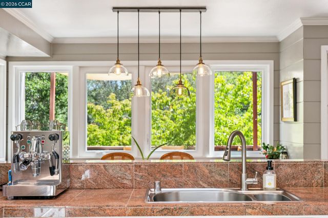 3620 Madrone Dr., Lafayette, CA 94549