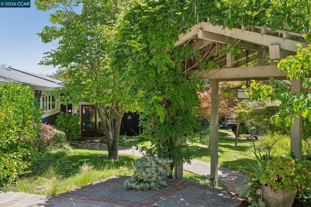 3620 Madrone Dr., Lafayette, CA 94549