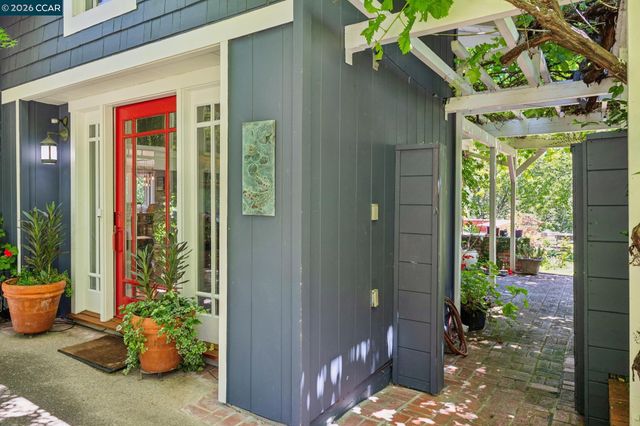 3620 Madrone Dr., Lafayette, CA 94549