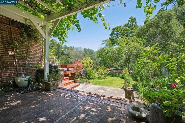 3620 Madrone Dr., Lafayette, CA 94549