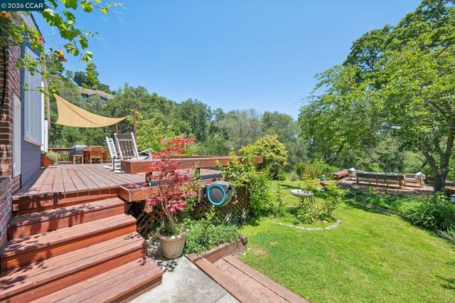 3620 Madrone Dr., Lafayette, CA 94549
