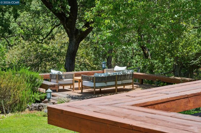 3620 Madrone Dr., Lafayette, CA 94549
