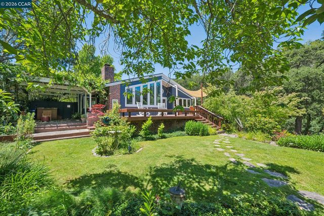 3620 Madrone Dr., Lafayette, CA 94549