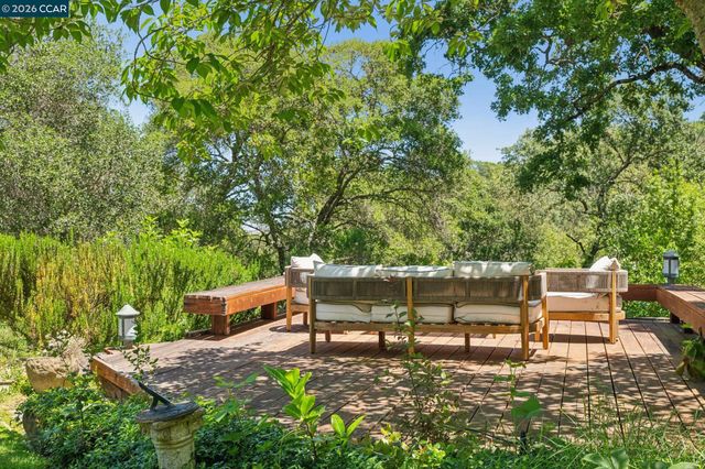 3620 Madrone Dr., Lafayette, CA 94549