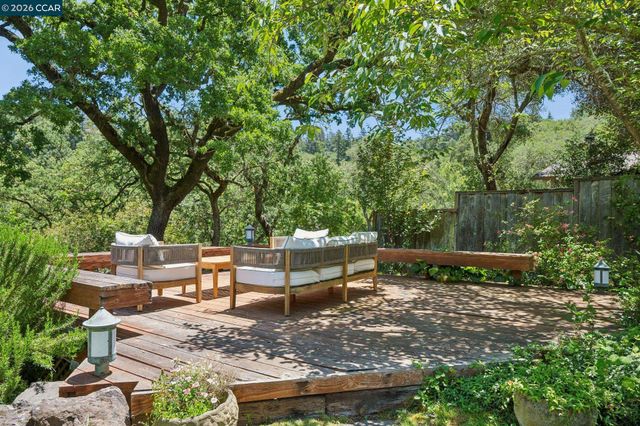3620 Madrone Dr., Lafayette, CA 94549