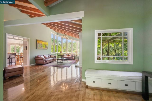 3620 Madrone Dr., Lafayette, CA 94549