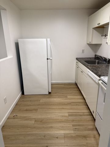 707 Bedford Street 3, Abington, MA 02351