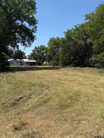 1201 S Houston St, Bullard, TX 75757