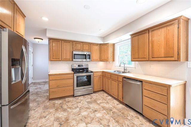 349 Wallingham Dr, Midlothian, VA 23114
