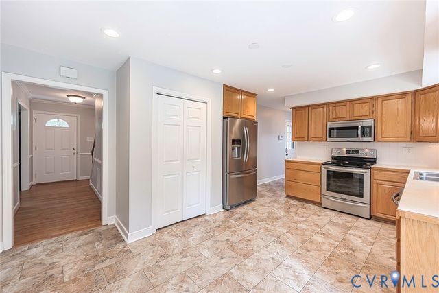 349 Wallingham Dr, Midlothian, VA 23114