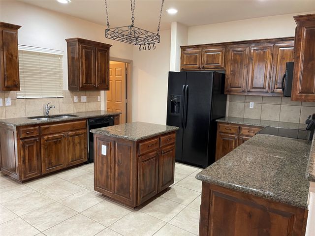 532 Baverton Lane, Fort Worth, TX 76052