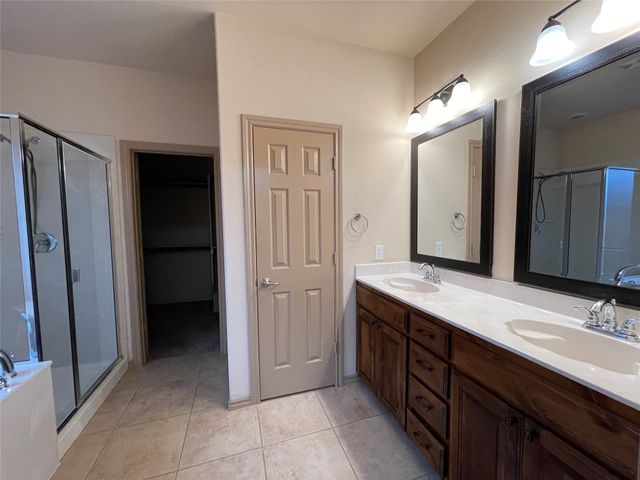 532 Baverton Lane, Fort Worth, TX 76052