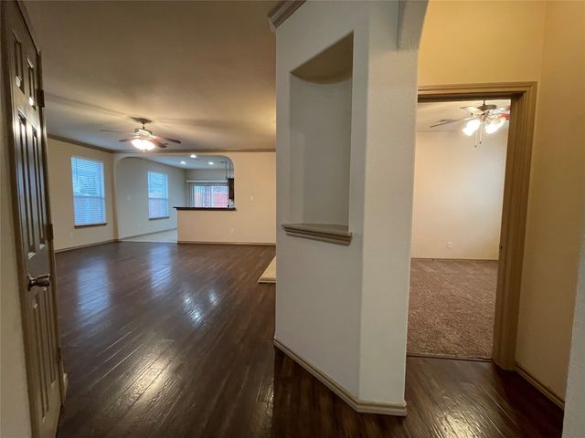 532 Baverton Lane, Fort Worth, TX 76052
