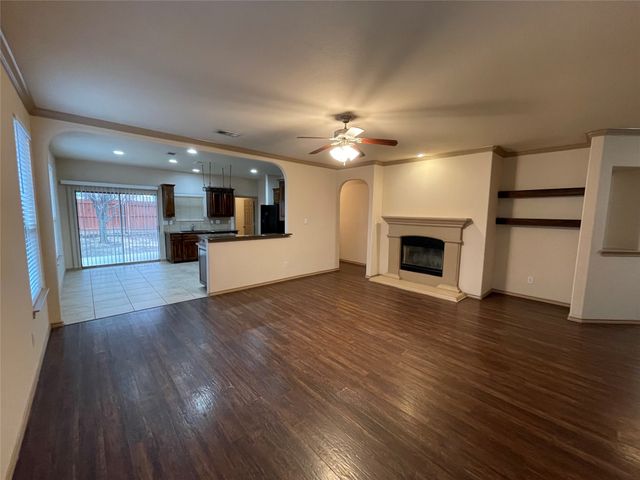 532 Baverton Lane, Fort Worth, TX 76052