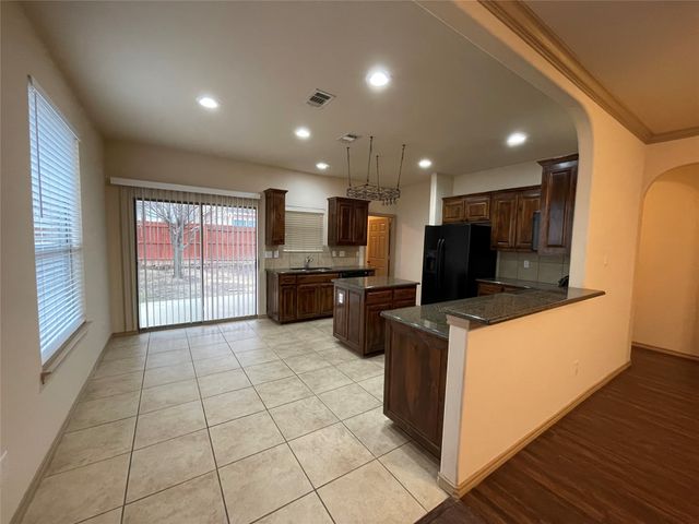 532 Baverton Lane, Fort Worth, TX 76052
