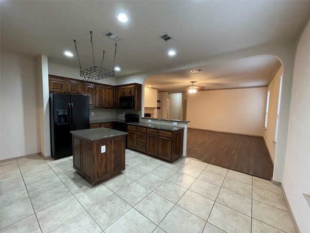 532 Baverton Lane, Fort Worth, TX 76052
