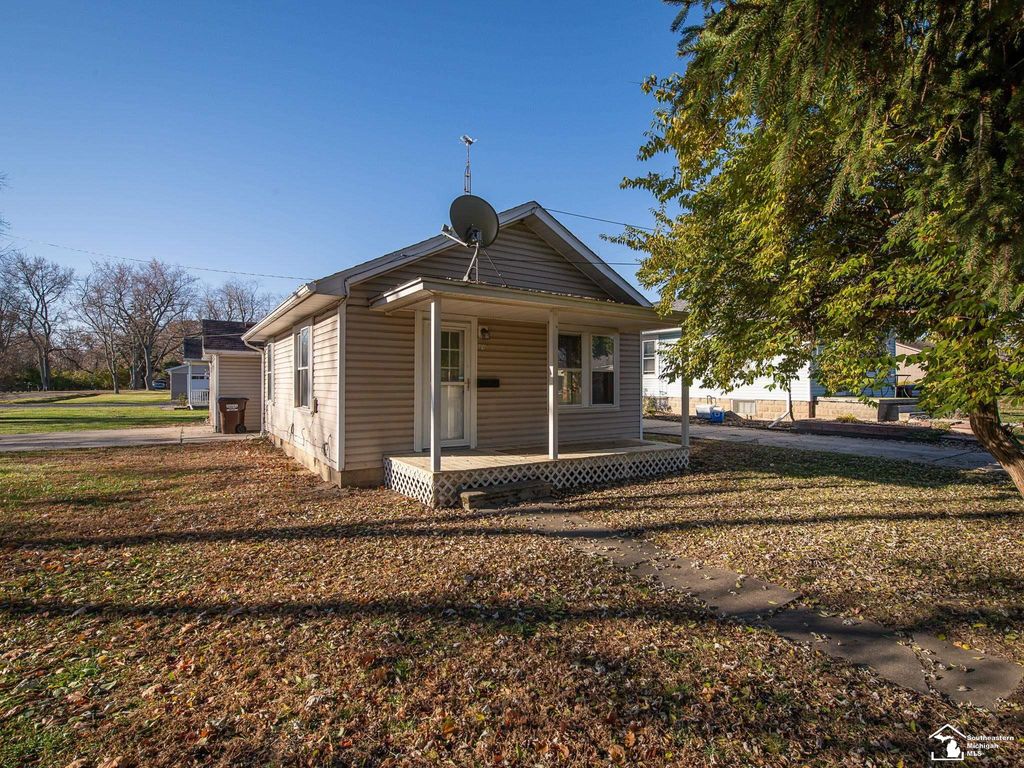 705 W 13th Street, Monroe Twp, MI 48161