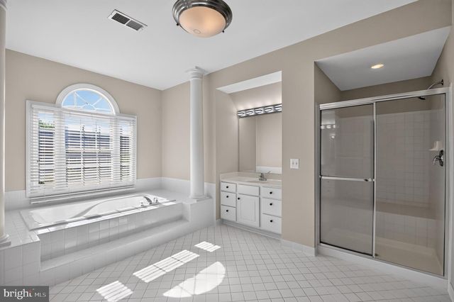 5434 SHERMAN OAKS CT, Haymarket, VA 20169