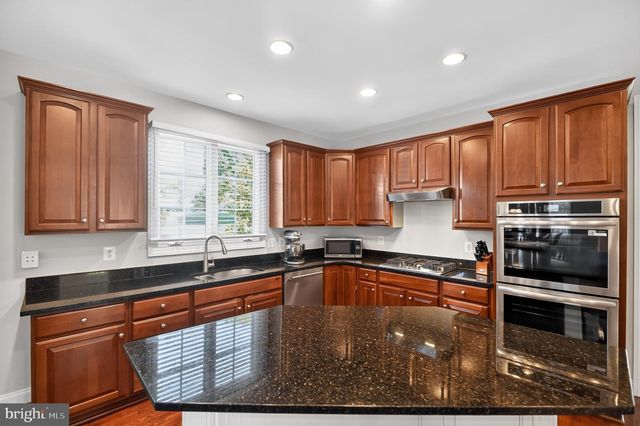 5434 SHERMAN OAKS CT, Haymarket, VA 20169