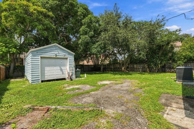 112 N Swinton Avenue, Delray Beach, FL 33444