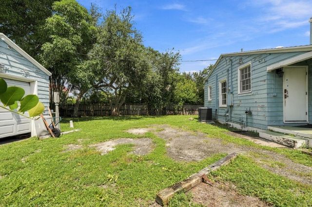112 N Swinton Avenue, Delray Beach, FL 33444