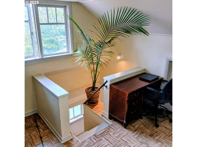 558 4TH St, Astoria, OR 97103