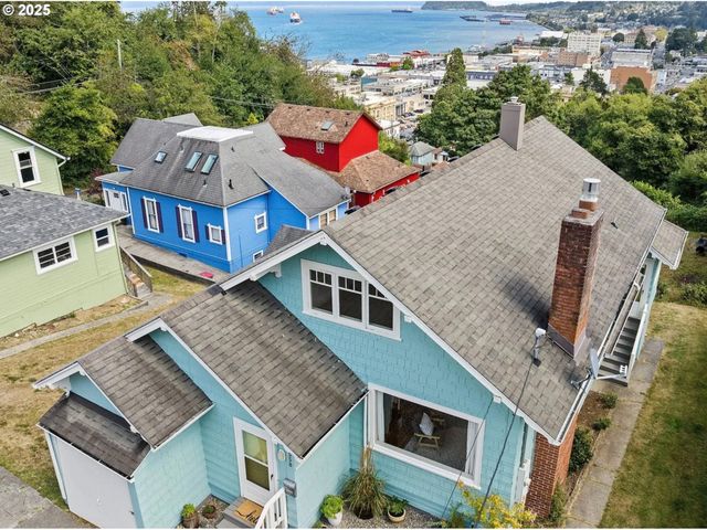 558 4TH St, Astoria, OR 97103