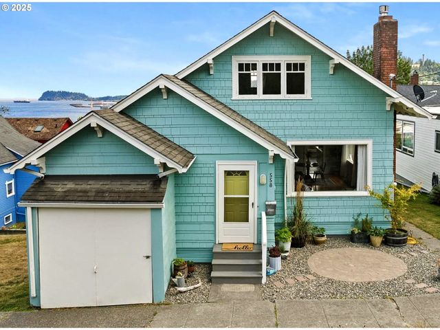 558 4TH St, Astoria, OR 97103