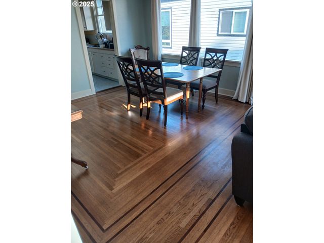 558 4TH St, Astoria, OR 97103