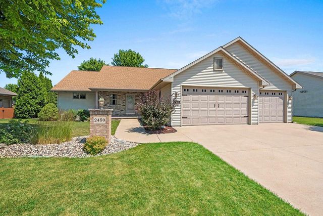2450 MANCHESTER DRIVE, Kaukauna, WI 54130