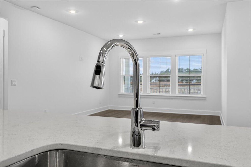 Image 10 of property listing at 362 Calm Water Way, Summerville, SC 29486