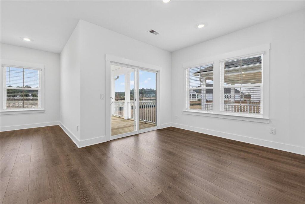 Image 13 of property listing at 362 Calm Water Way, Summerville, SC 29486