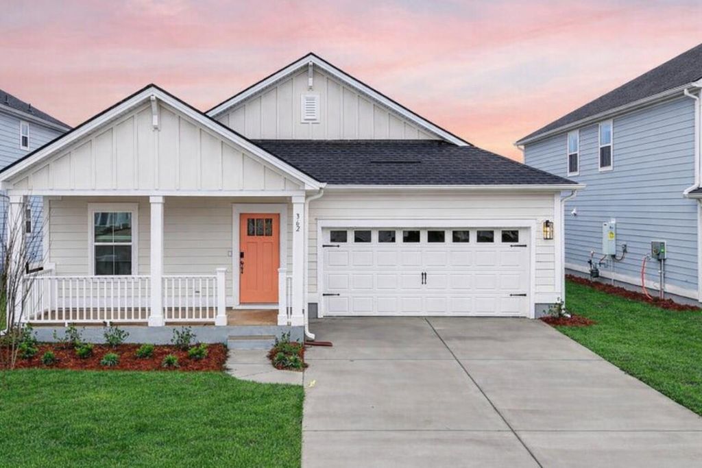 Image 2 of property listing at 362 Calm Water Way, Summerville, SC 29486