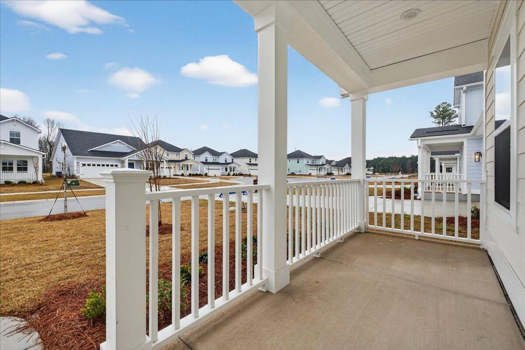 Image 3 of property listing at 362 Calm Water Way, Summerville, SC 29486