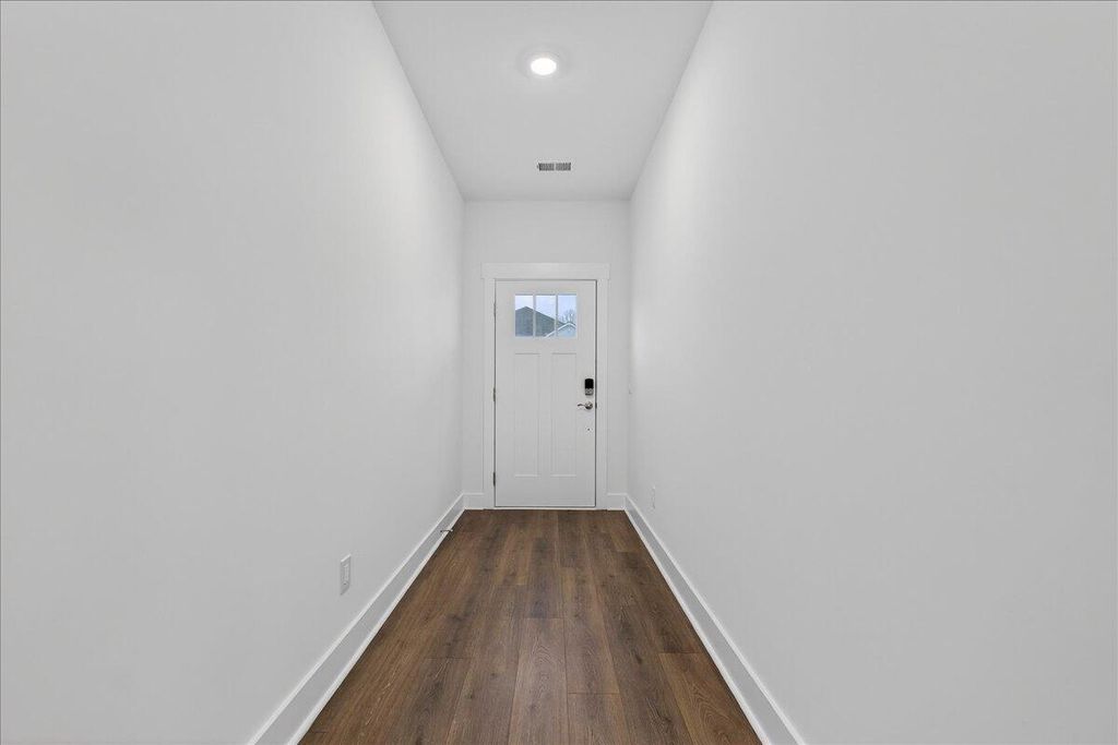 Image 4 of property listing at 362 Calm Water Way, Summerville, SC 29486