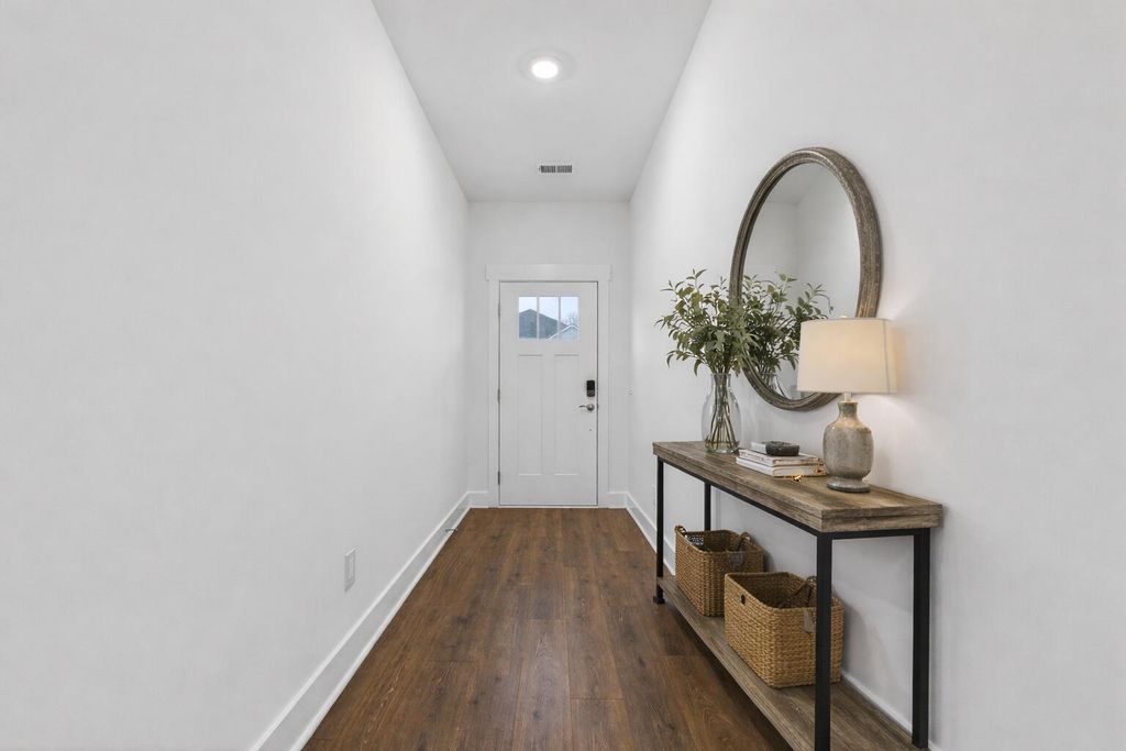 Image 5 of property listing at 362 Calm Water Way, Summerville, SC 29486