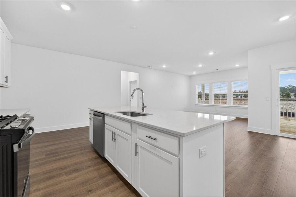 Image 9 of property listing at 362 Calm Water Way, Summerville, SC 29486