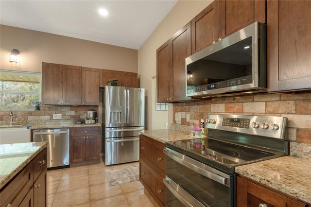 1533 Kickapoo Road, Groveton, TX 75845