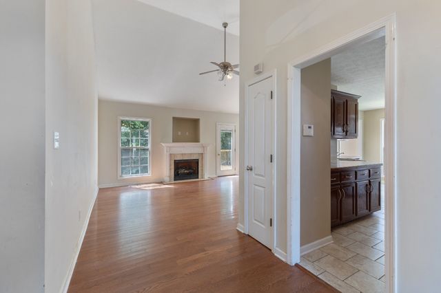 1409 Mutual Dr, Clarksville, TN 37042