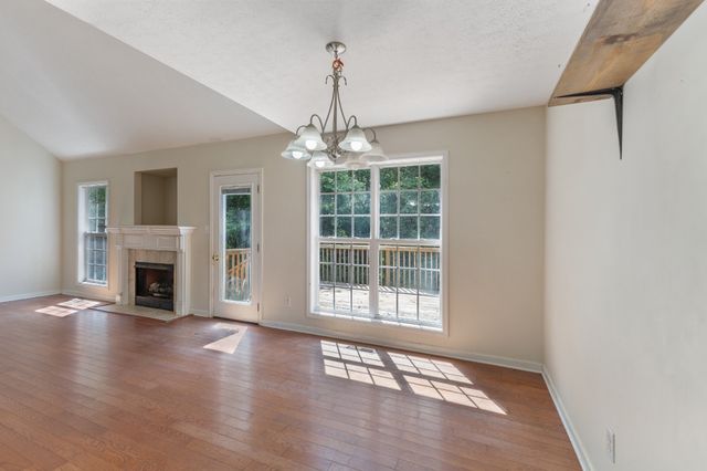 1409 Mutual Dr, Clarksville, TN 37042