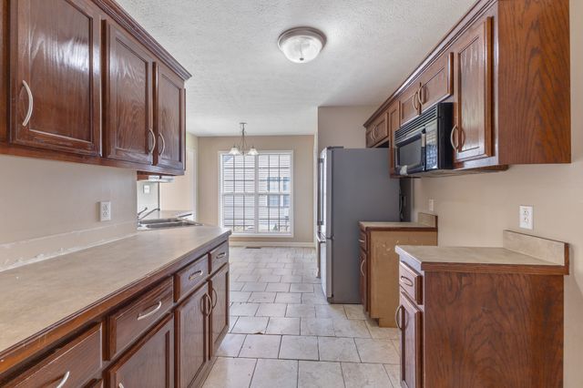 1409 Mutual Dr, Clarksville, TN 37042