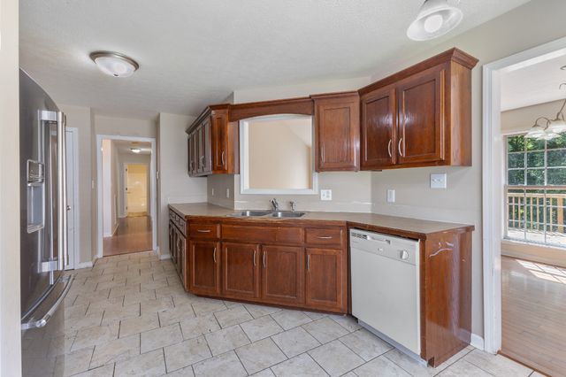1409 Mutual Dr, Clarksville, TN 37042