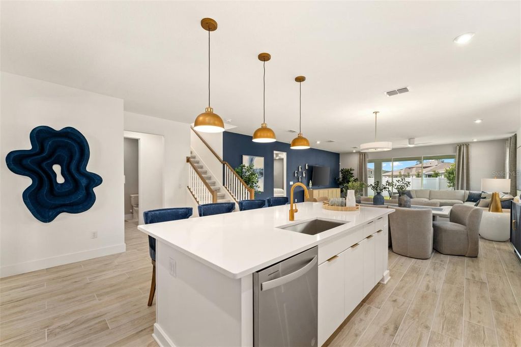 Image 5 of property listing at 9659 PEACE DRIVE, Orlando, FL 32832