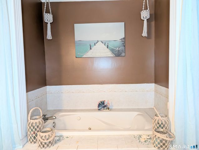 105 Washington Terrace, Bridgeport, CT 06604