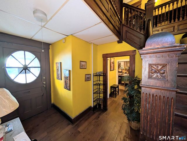 105 Washington Terrace, Bridgeport, CT 06604